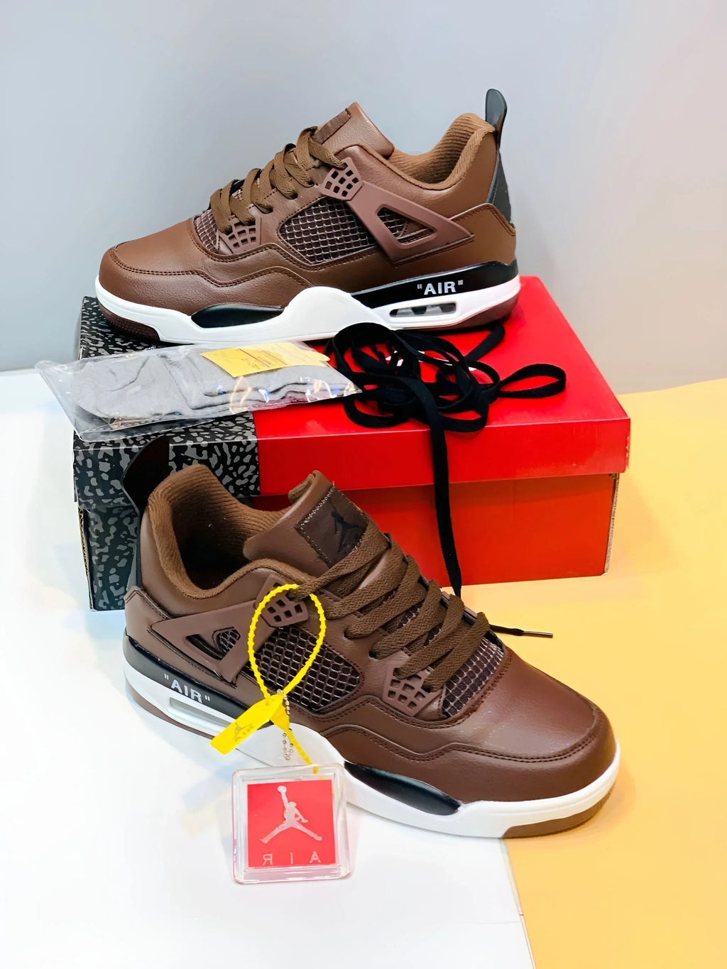 AIR JORDAN 4 - Retro - Brown