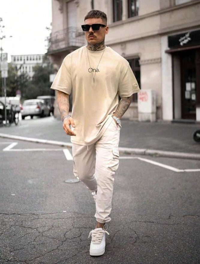 Men's One Letter Printed Round Neck Drop Shoulder.